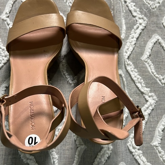 Nordstrom wedge heels size 10 tan   A401 - Picture 2 of 4